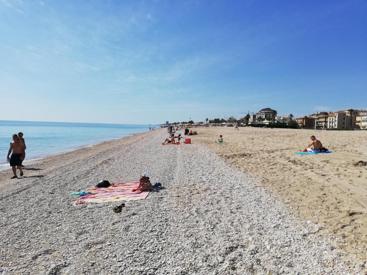 La Dimora Di Lola Hotel Porto Sant'Elpidio Luaran gambar